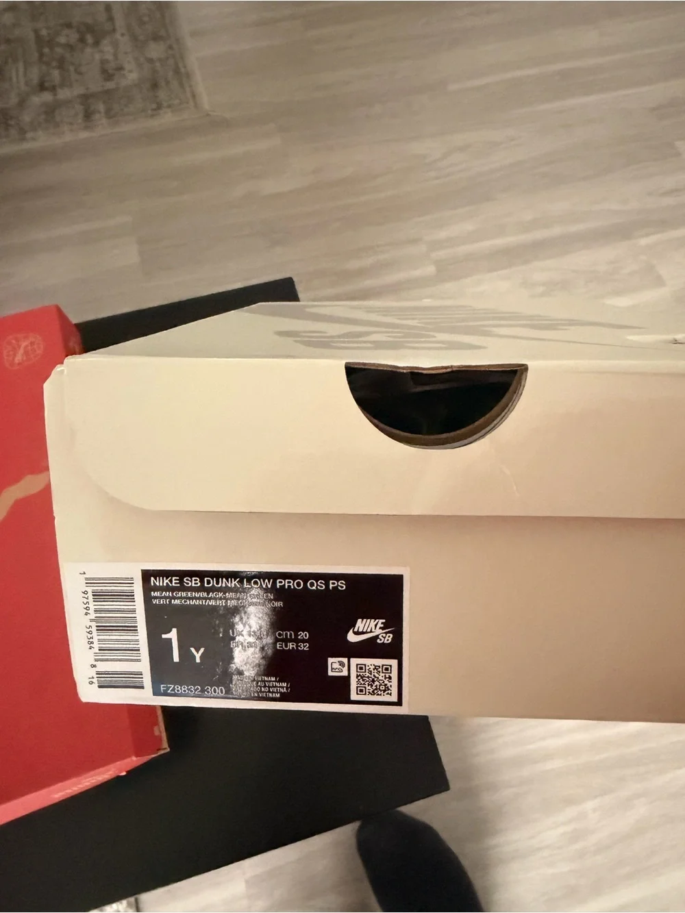 Nike Kids Sneakers Green and Black Low-Top